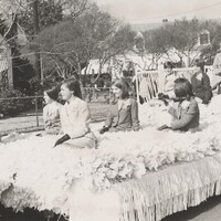 1968 Queens float.jpg