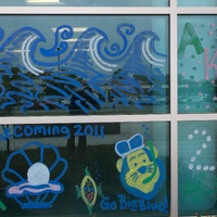 rg32_20111011_Homecoming-Window-Painting_002.jpg